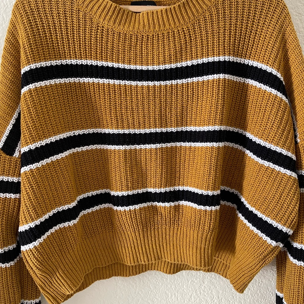 Sweater - Picture 2 of 3